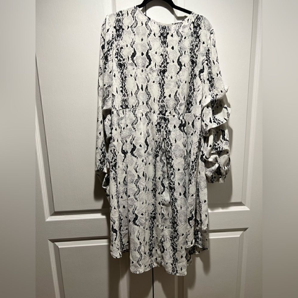 P..LUCA MILANO HI LOW ANIMAL PRINT TOP - Picture 2 of 5